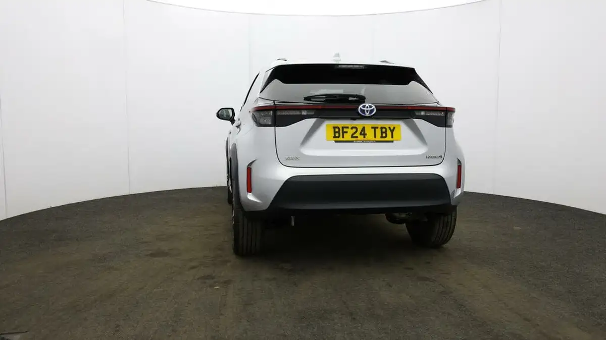 2024-toyota-yaris-cross-15-vvt-i-design-big-55