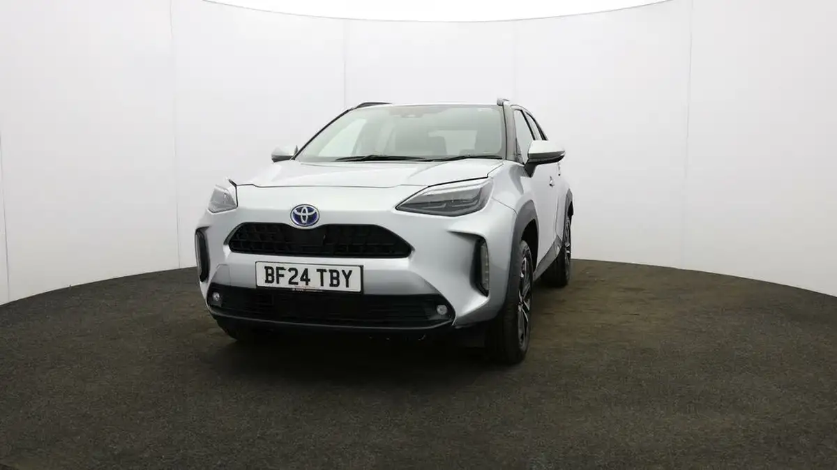 2024-toyota-yaris-cross-15-vvt-i-design-big-31