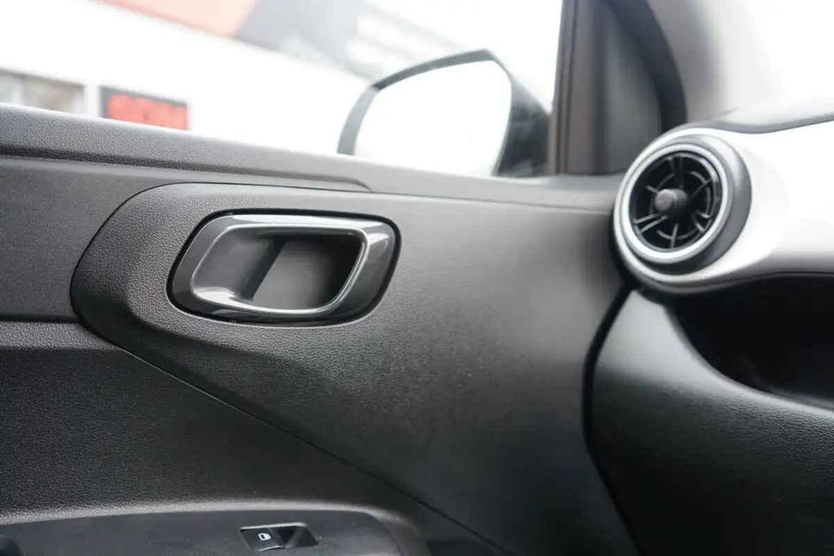 2023-hyundai-i10-10-premium-big-27