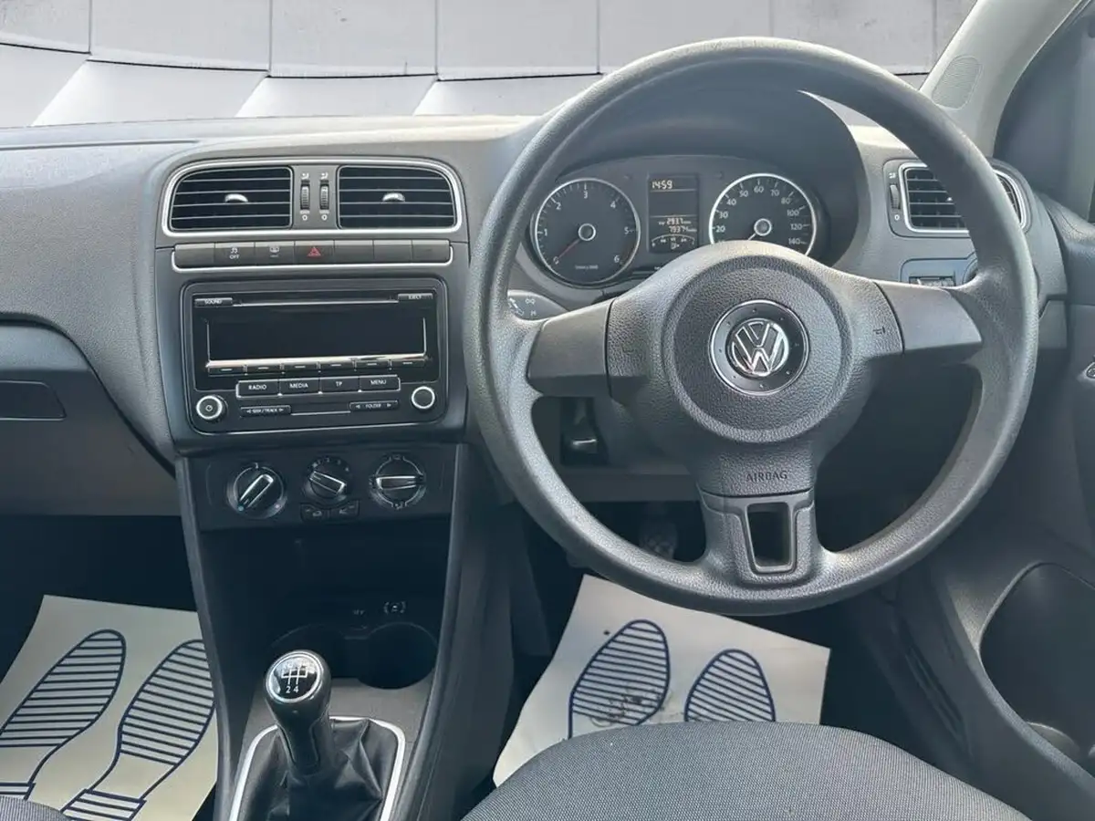 2011-volkswagen-polo-12td-match-5d-big-13