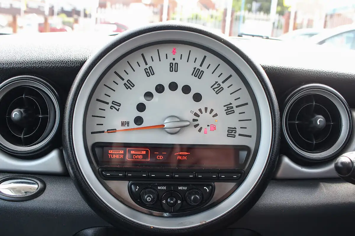 2012-mini-clubman-16-cooper-big-30