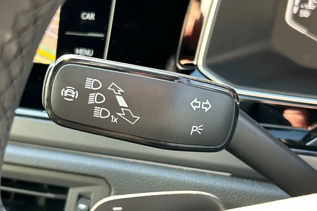 2022-volkswagen-taigo-10-tsi-r-line-dsg-big-53
