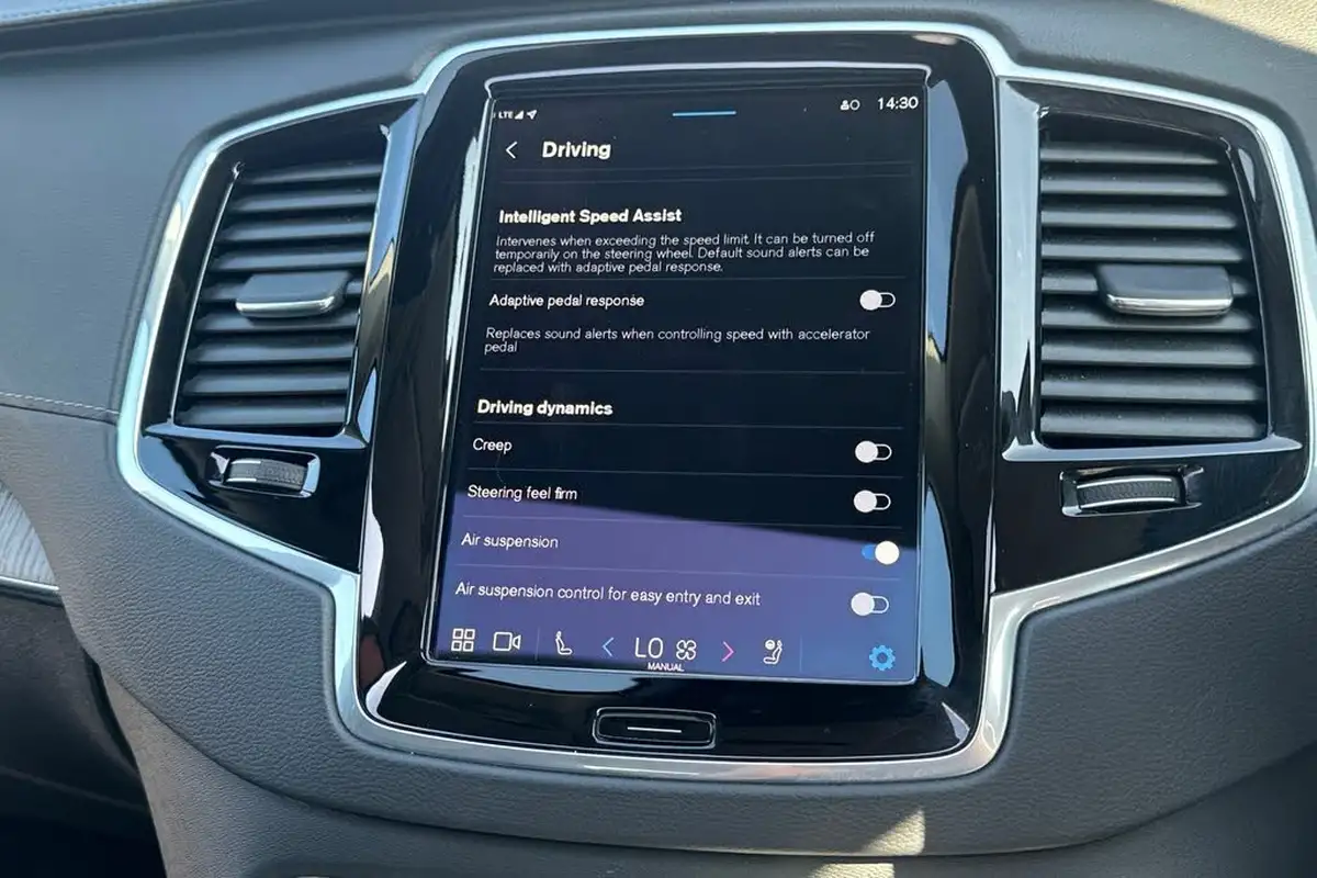 2024-volvo-xc90-20-t8-ultimate-dark-big-22