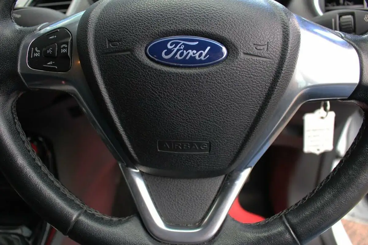 2017-ford-fiesta-125-zetec-5d-big-13