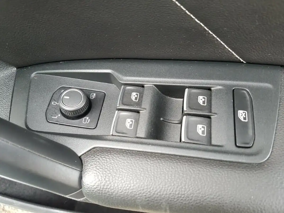 2022-volkswagen-tiguan-15-tsi-r-line-big-12