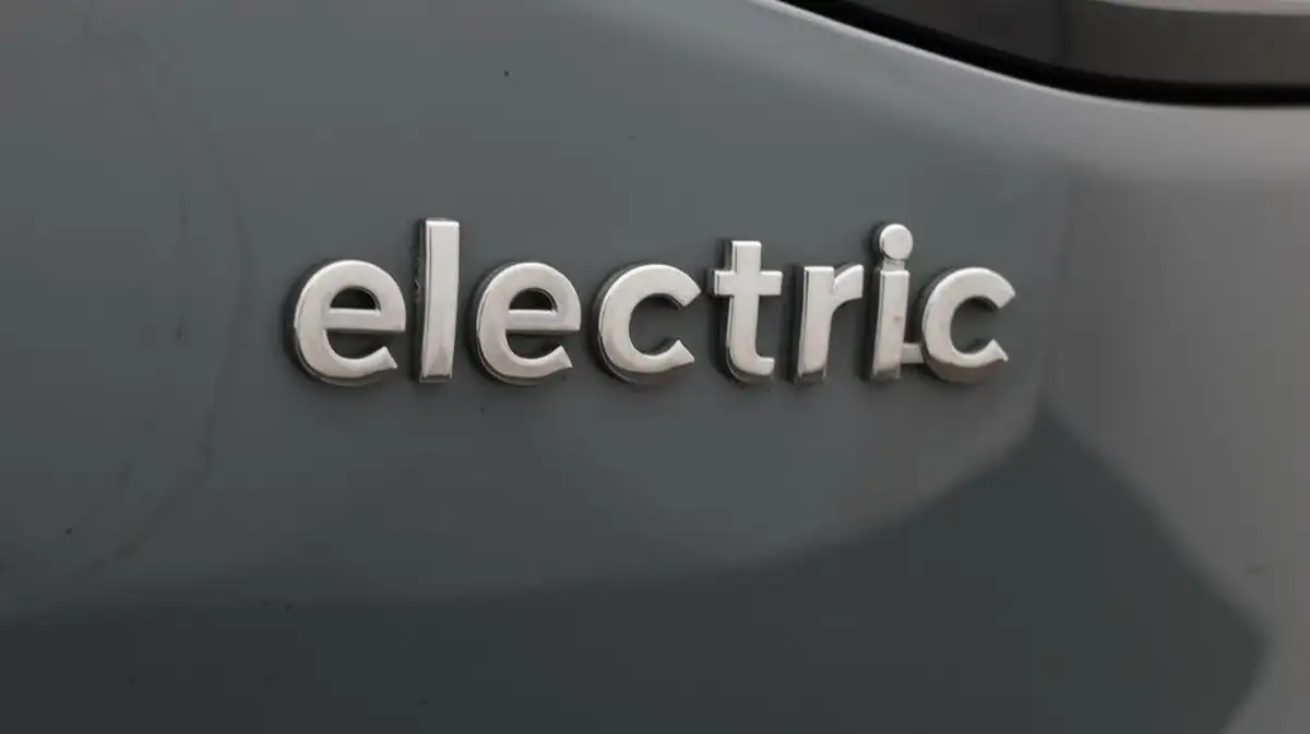 2021-hyundai-ioniq-e-premium-se-electric-100kw-big-22