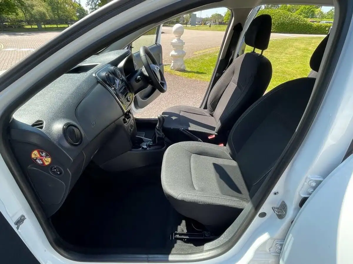 2018-dacia-sandero-10-sce-access-big-12