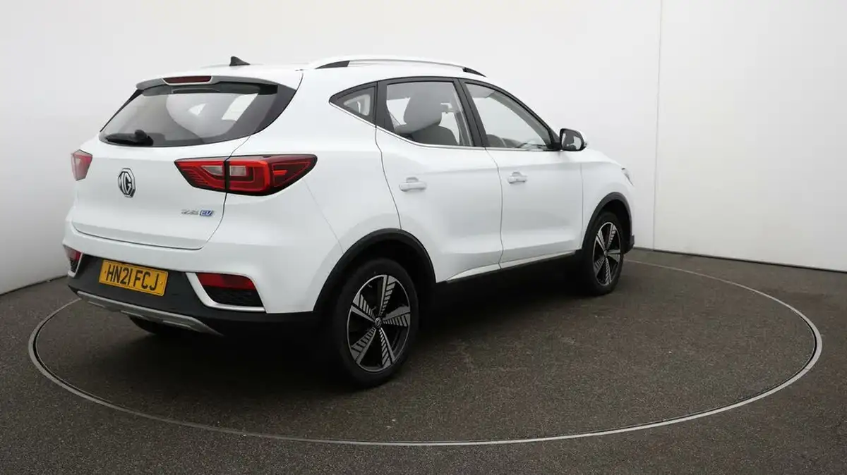 2021-mg-zs-suv-e-exclusive-ev-big-45