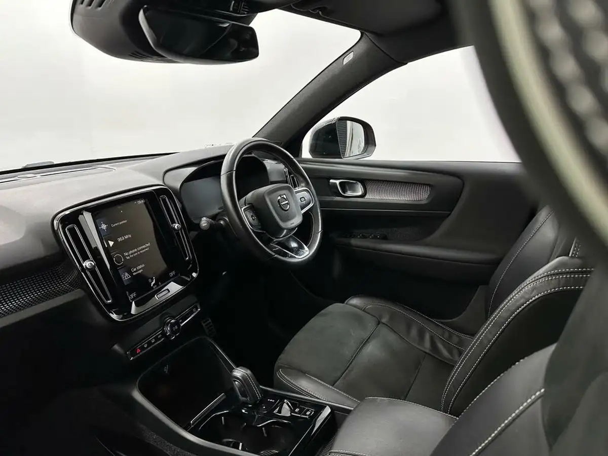 2021-volvo-xc40-15-t5-r-design-262bhp-big-21