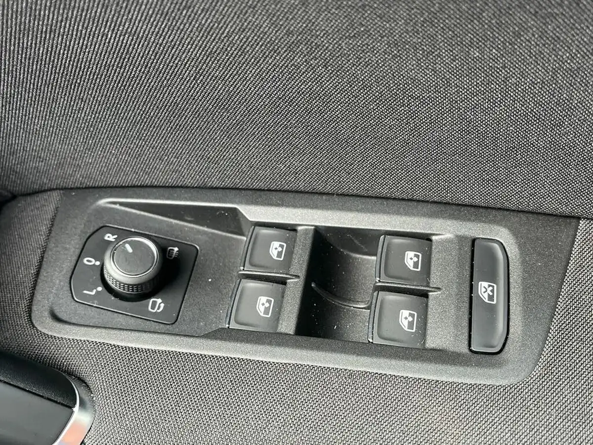 2020-volkswagen-touran-15-tsi-r-line-dsg-big-15