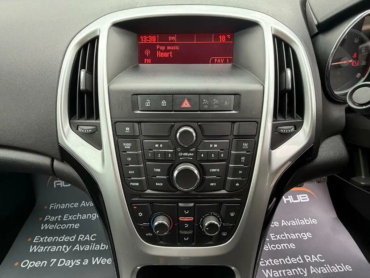 2015-vauxhall-astra-14-excite-big-22