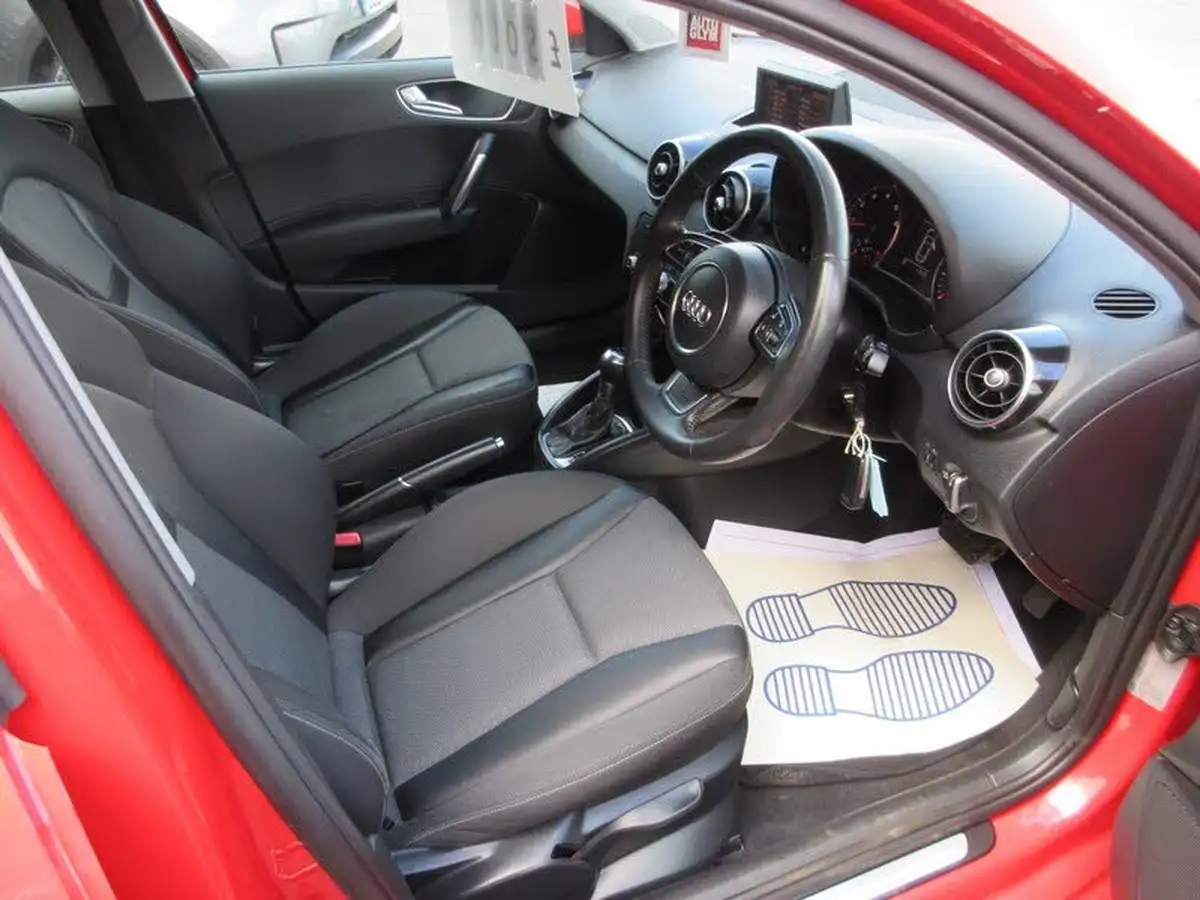 2012-audi-a1-14-tfsi-sportback-5d-s-tronic-big-7