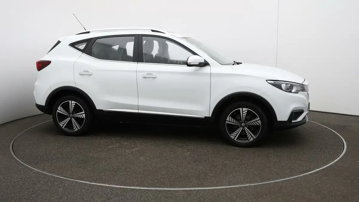 2021-mg-zs-suv-e-exclusive-ev-big-42