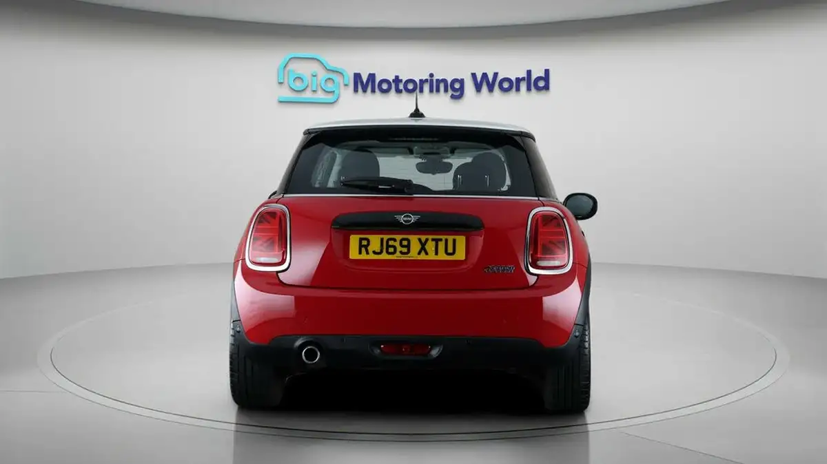 2020-mini-cooper-15-cooper-classic-hatchback-3d-big-6