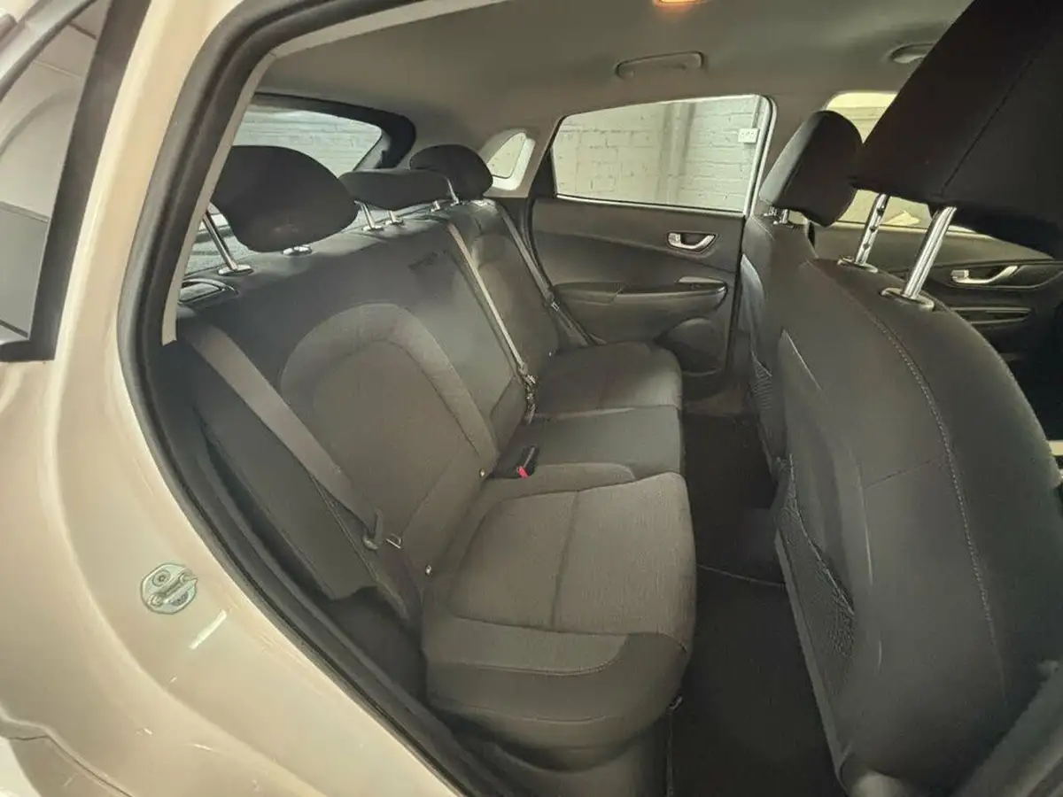 2021-hyundai-kona-e-premium-204ps-64kwh-7kw-obc-big-21