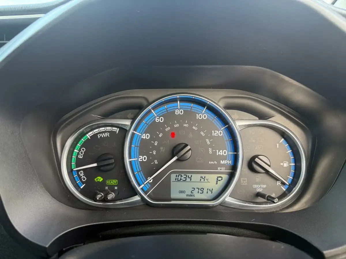 2015-toyota-yaris-15-vvt-i-excel-hybrid-15in-big-17