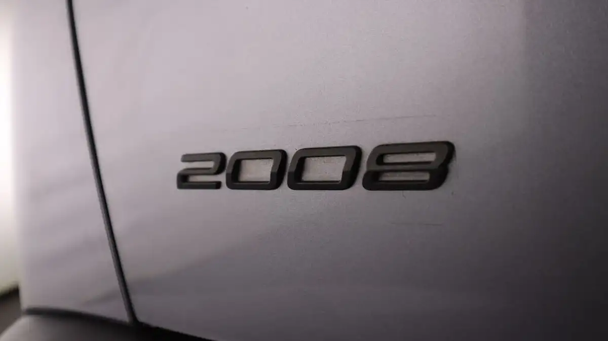 2023-peugeot-2008-suv-12-puretech-allure-big-20