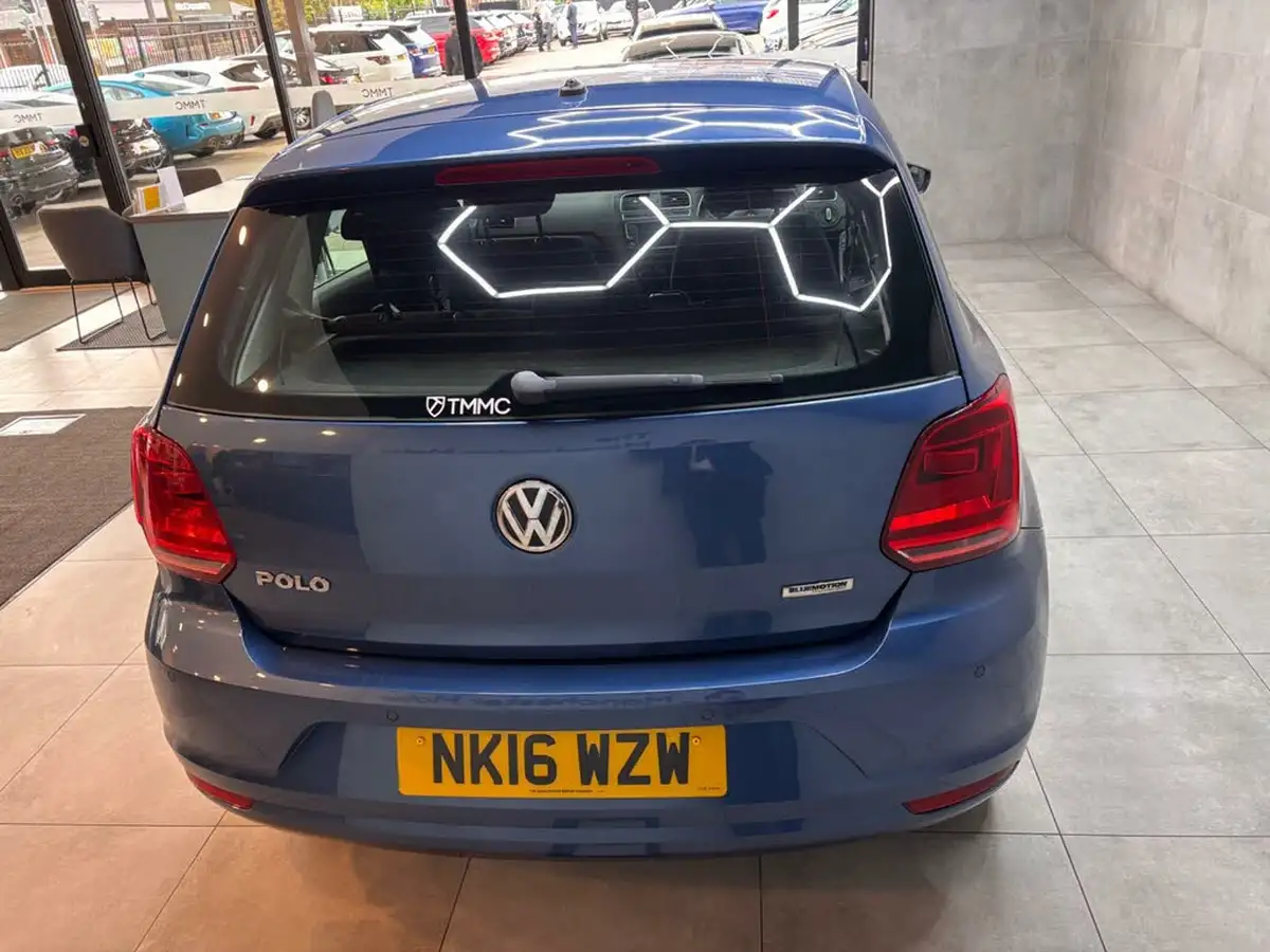 2016-volkswagen-polo-10-se-60ps-5d-big-8