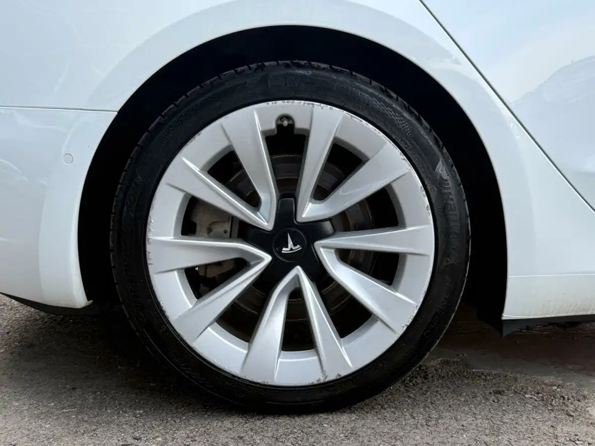 2021-tesla-model-3-e-long-range-4x4-big-12