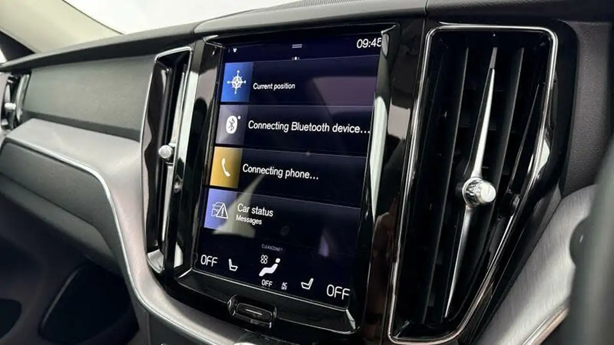 2021-volvo-xc60-20-t6-expression-big-17