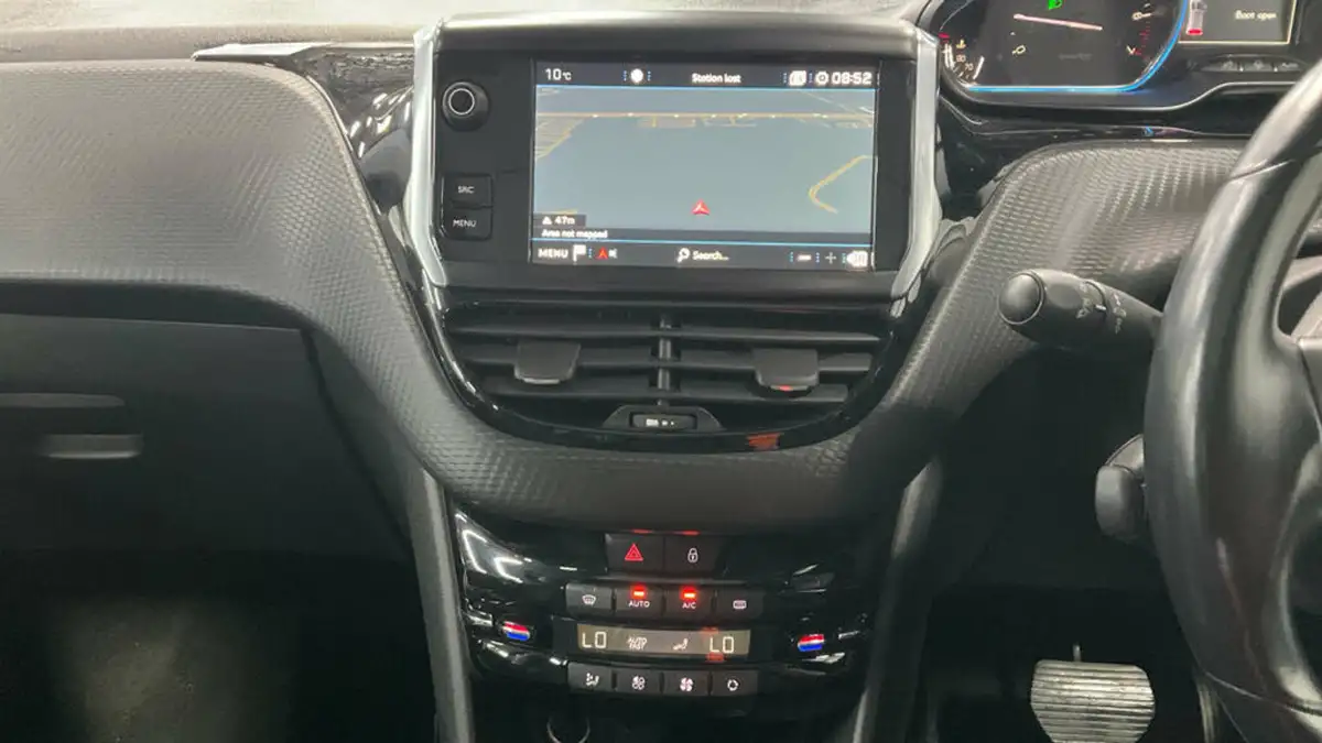 2019-peugeot-2008-suv-12-puretech-allure-premium-130bhp-big-9