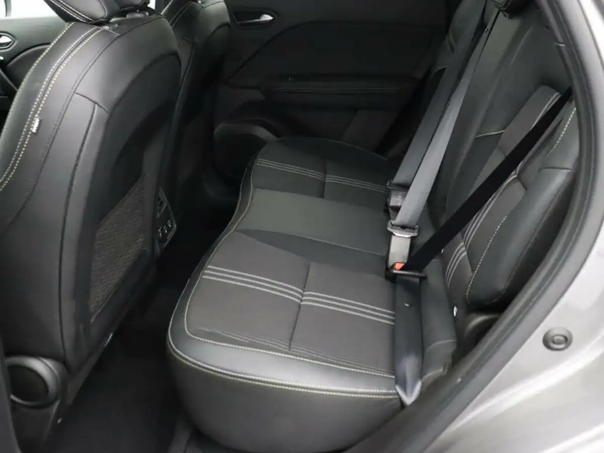 2024-renault-captur-16-e-tech-engineered-145ps-full-big-9
