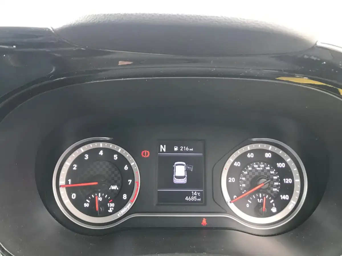2022-hyundai-i10-12-se-connect-auto-big-25