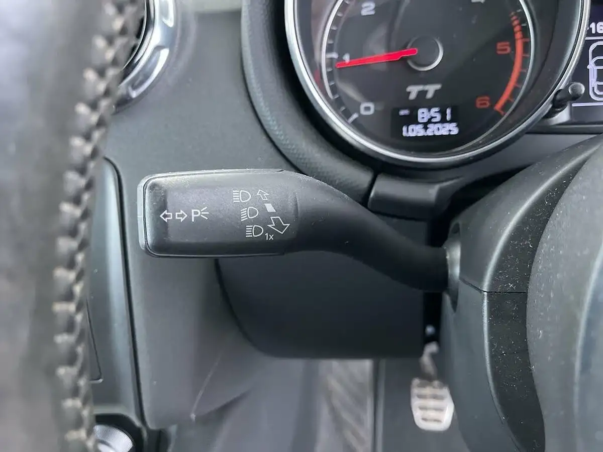 2011-audi-tt-coupe-20-tdi-s-line-quattro-big-44