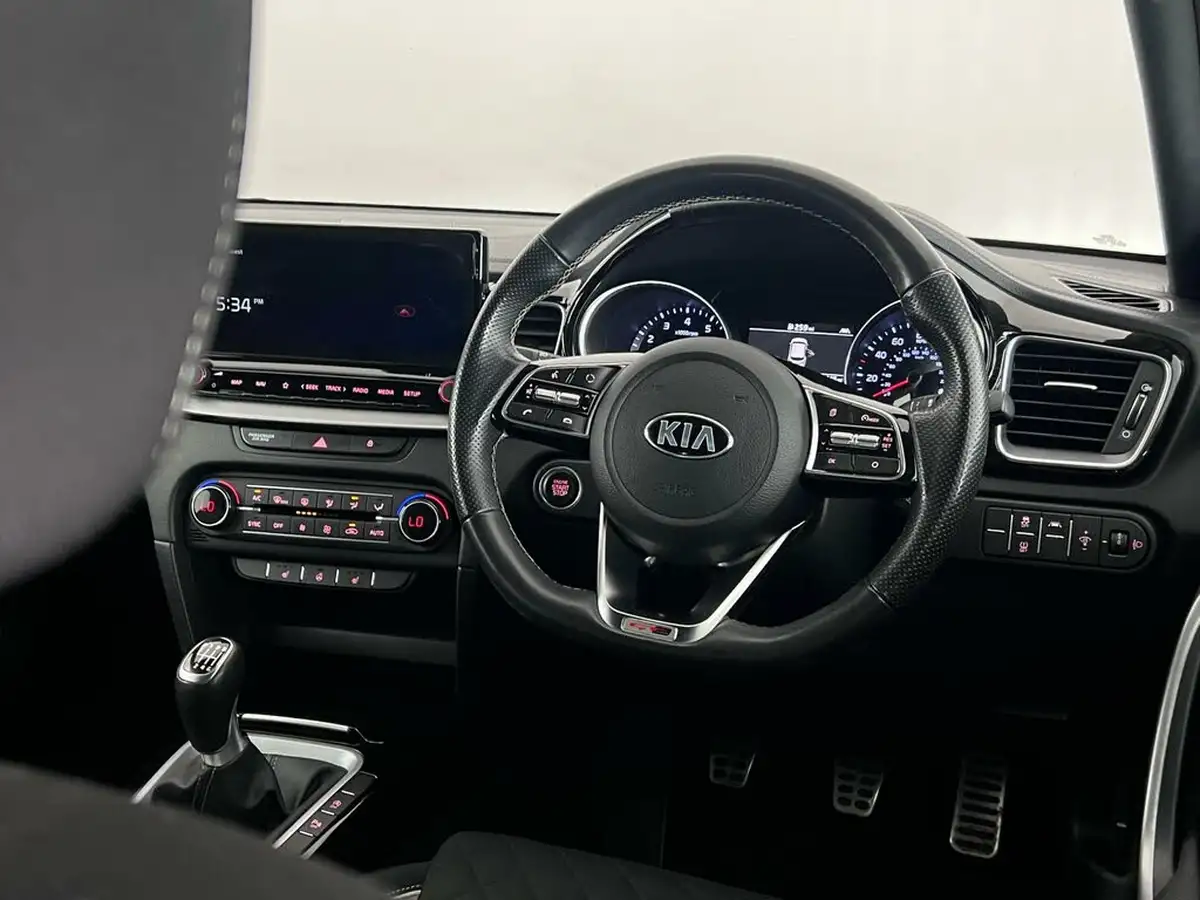 2021-kia-pro-ceed-15-t-gdi-gt-line-big-15