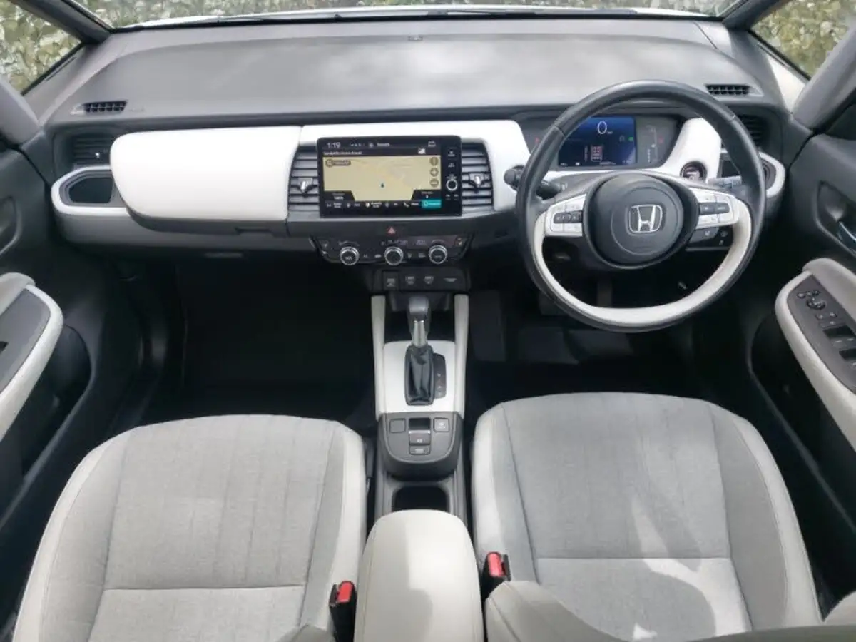 2021-honda-jazz-15-i-mmd-ex-107ps-big-2
