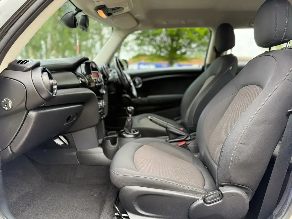 2015-mini-cooper-12-one-ss-3d-big-40