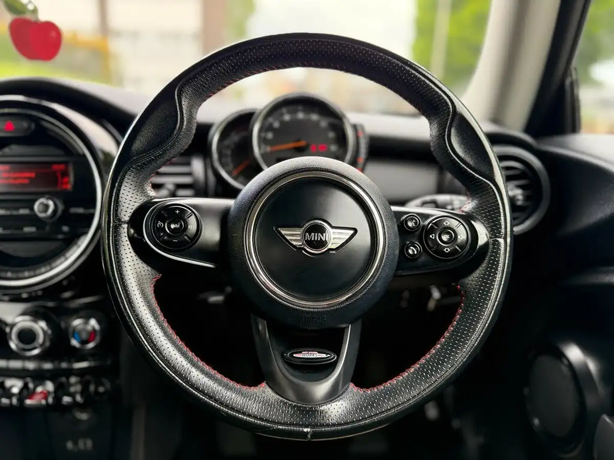 2015-mini-cooper-12-one-ss-3d-big-16