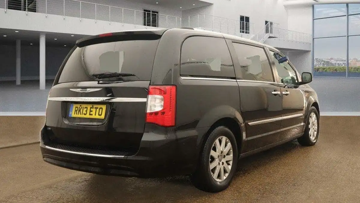 2013-chrysler-grand-voyager-28td-limited-big-3