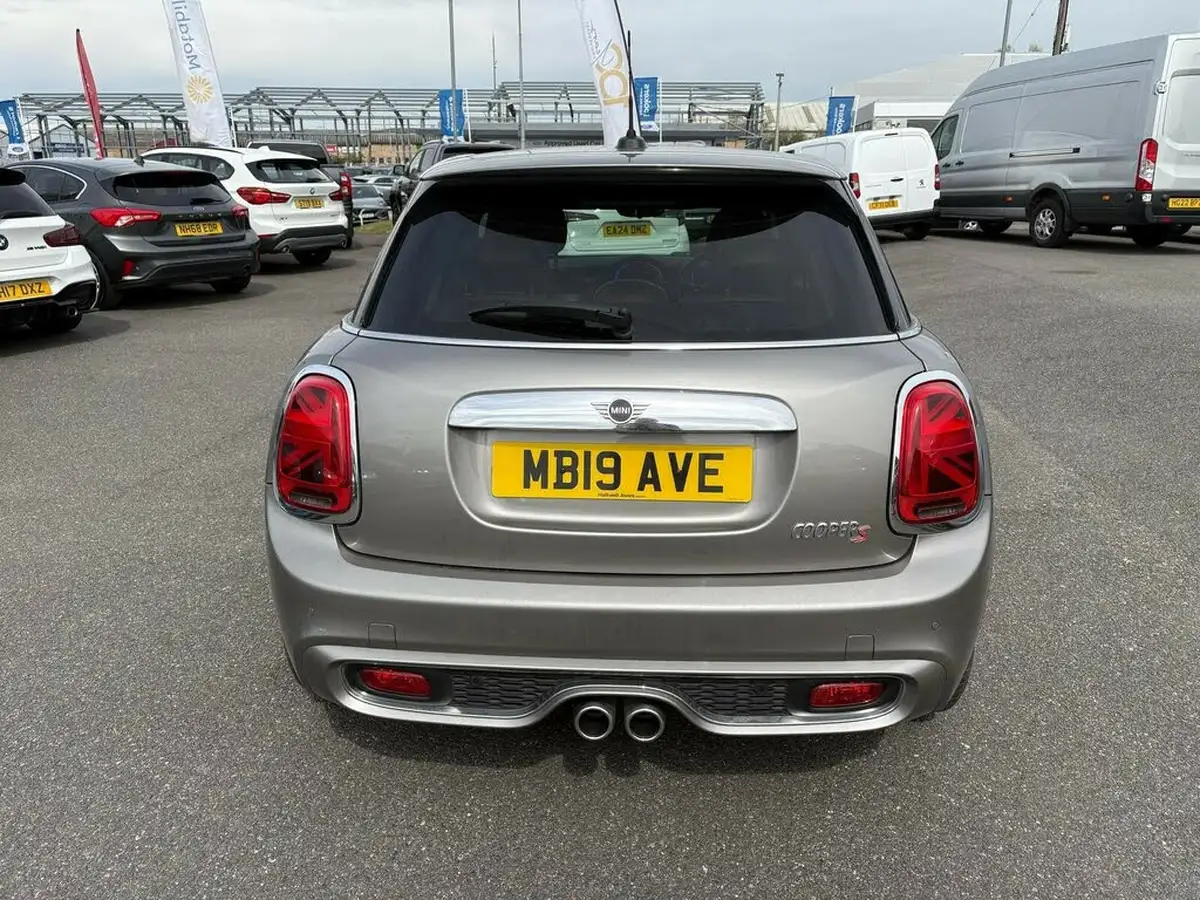 2019-mini-cooper-20-cooper-s-exclusive-189bhp-hatchback-5d-auto-big-4