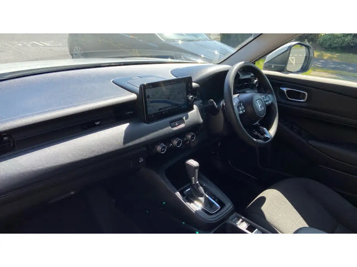 2022-honda-hr-v-15-i-mmd-elegance-big-1