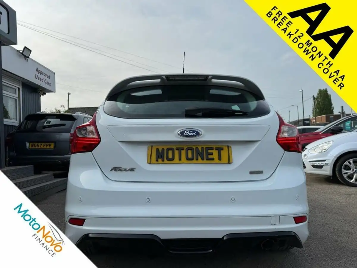 2013-ford-focus-16-zetec-s-scti-182ps-hatchback-big-23