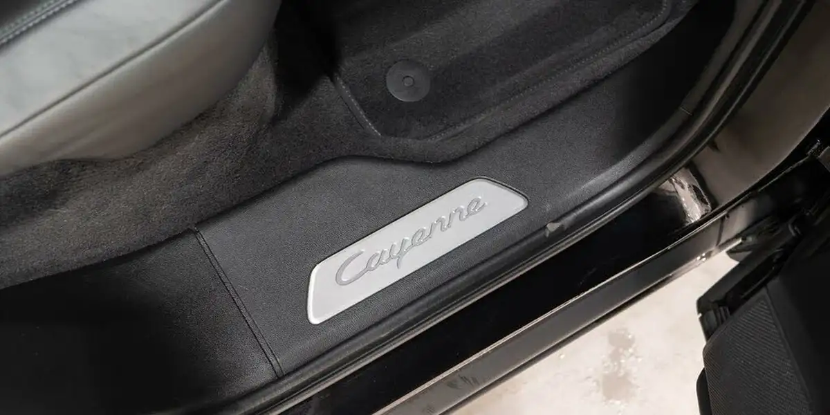2022-porsche-cayenne-30-v6-e-hybrid-coupe-big-32