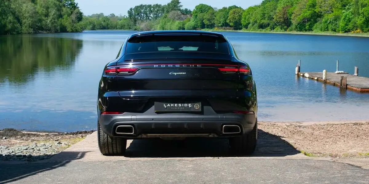 2022-porsche-cayenne-30-v6-e-hybrid-coupe-big-4