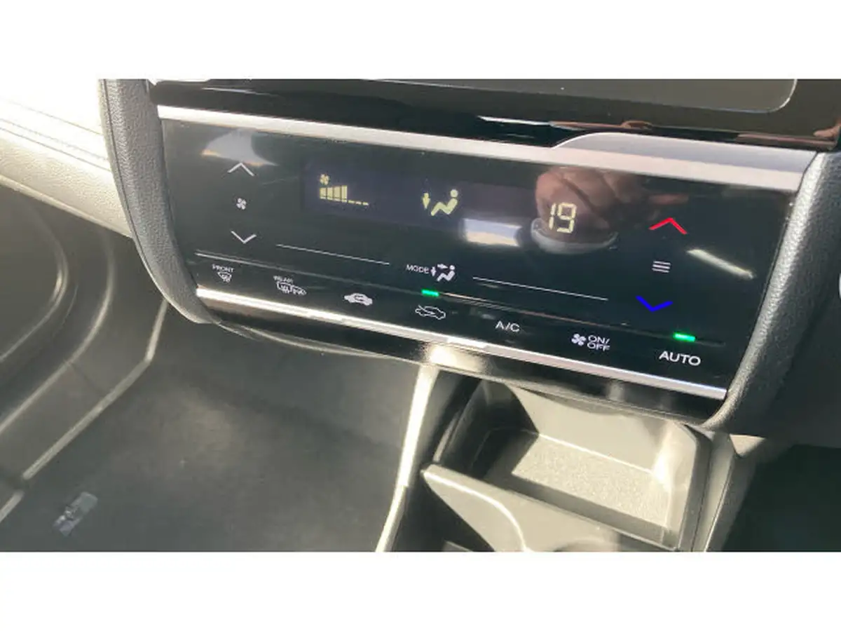 2016-honda-jazz-13-i-vtec-ex-navi-big-22