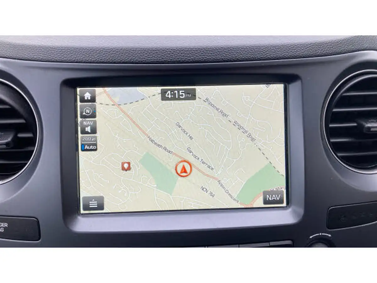 2019-hyundai-i10-10-play-big-11