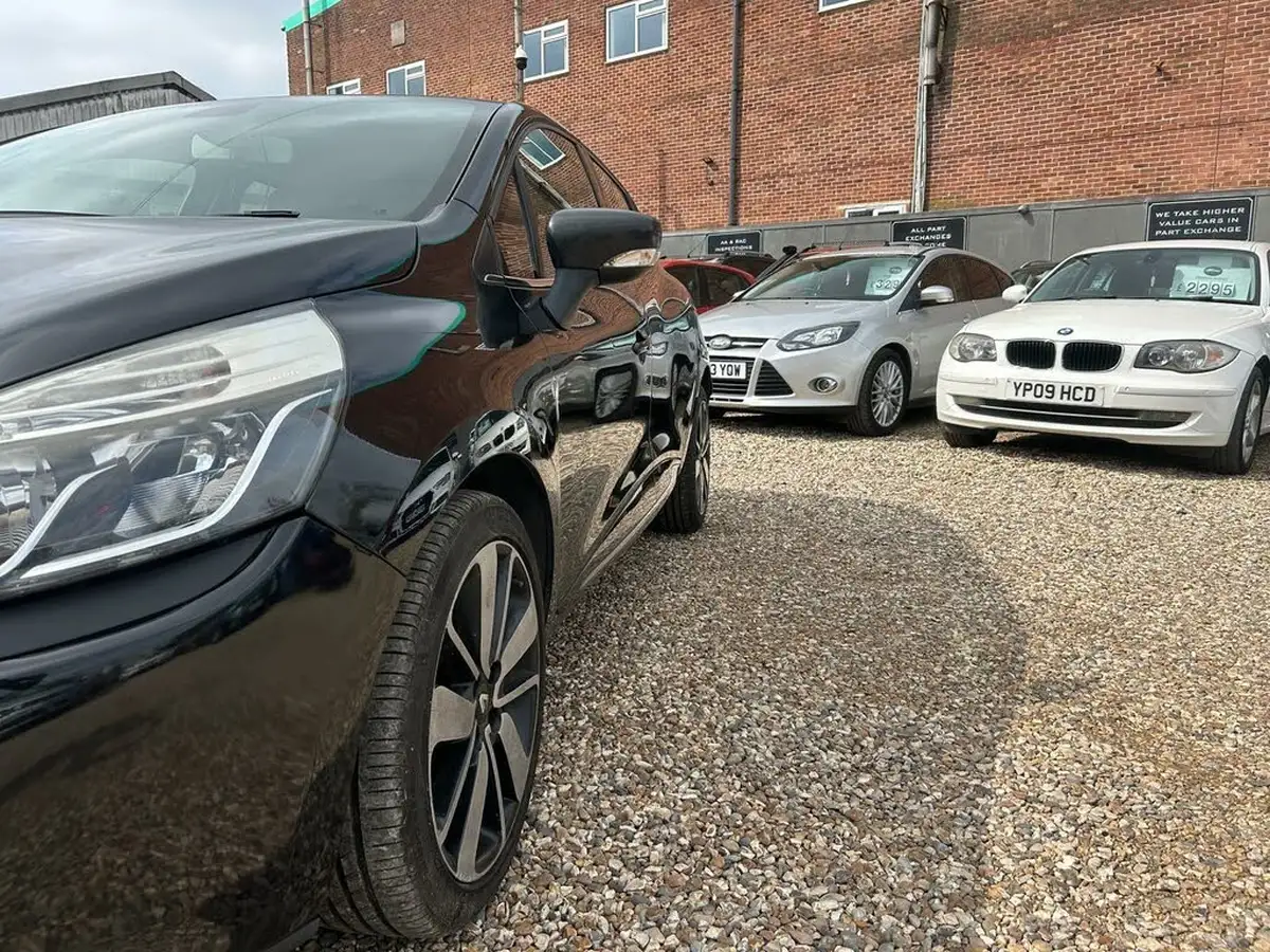 2015-renault-clio-15dci-dynamique-s-medianav-edc-auto-big-77