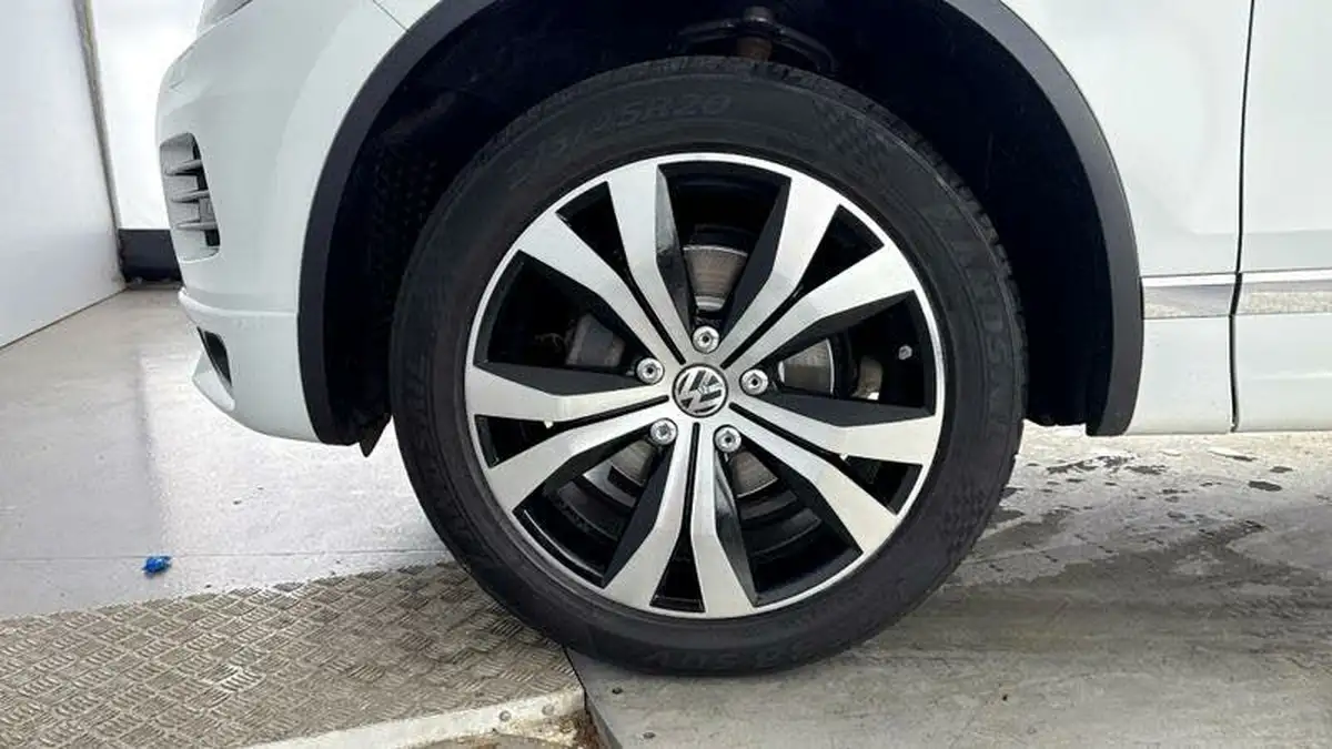 2014-volkswagen-touareg-30td-r-line-245ps-bmtss-big-36