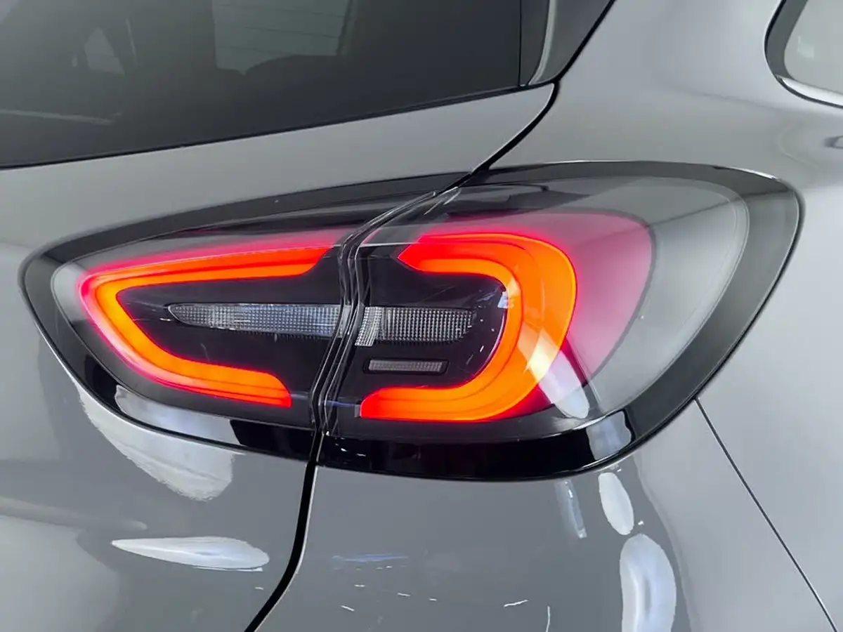2020-ford-puma-suv-10-st-line-vignale-155ps-hybrid-mhev-big-7