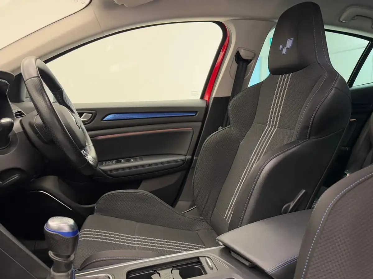 2020-renault-megane-13-tce-gt-line-hatchback-big-12