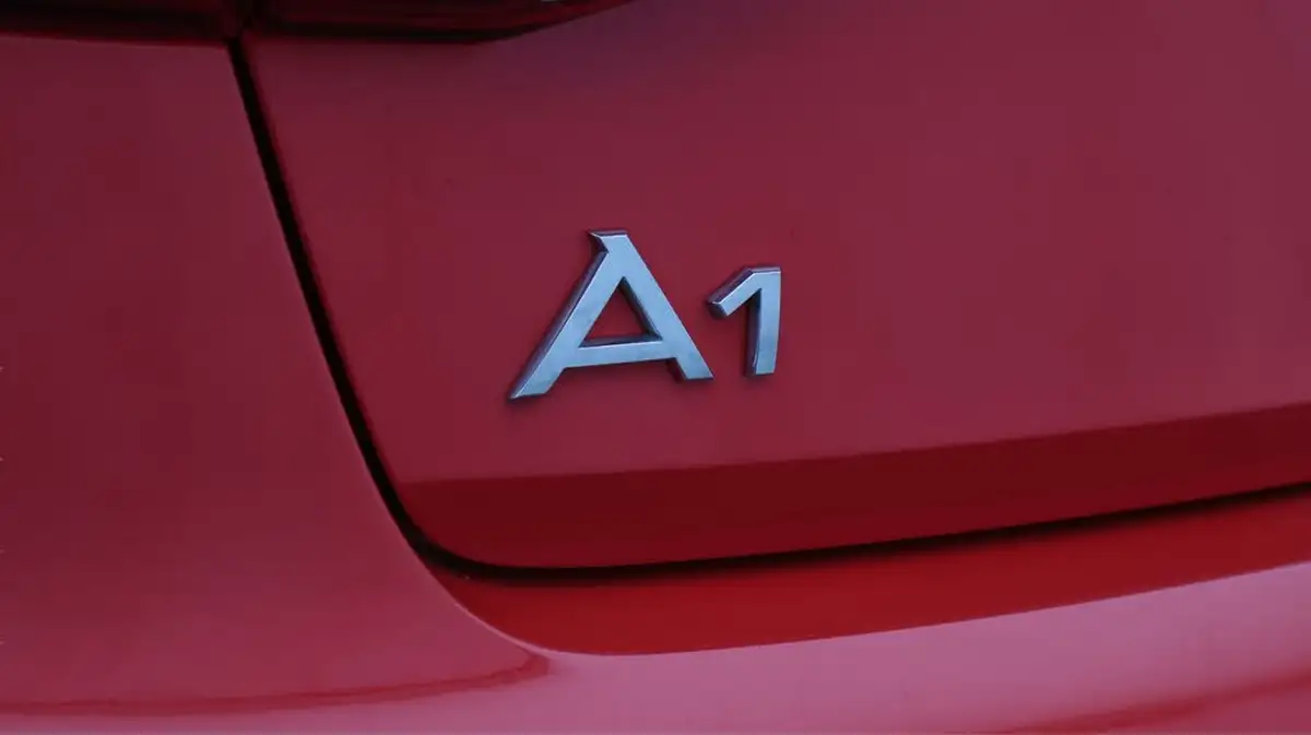 2019-audi-a1-20-40-tfsi-s-line-competition-big-29