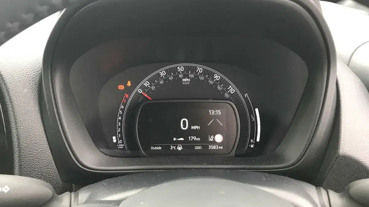 2024-toyota-aygo-x-10-vvt-i-exclusive-big-8