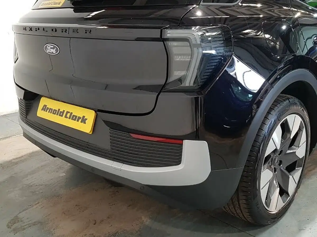 2024-ford-explorer-e-premium-286ps-77kwh-big-18