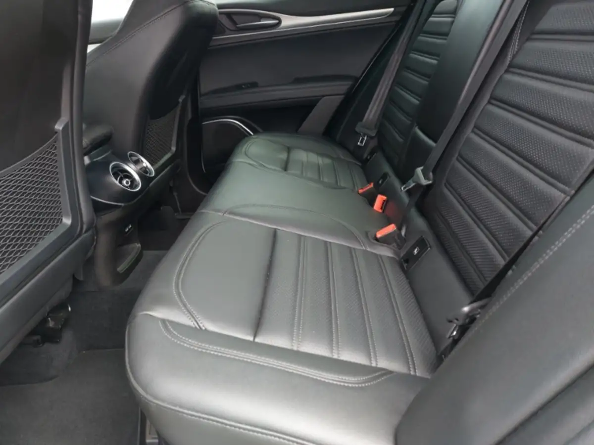 2020-alfa-romeo-stelvio-20-veloce-big-5