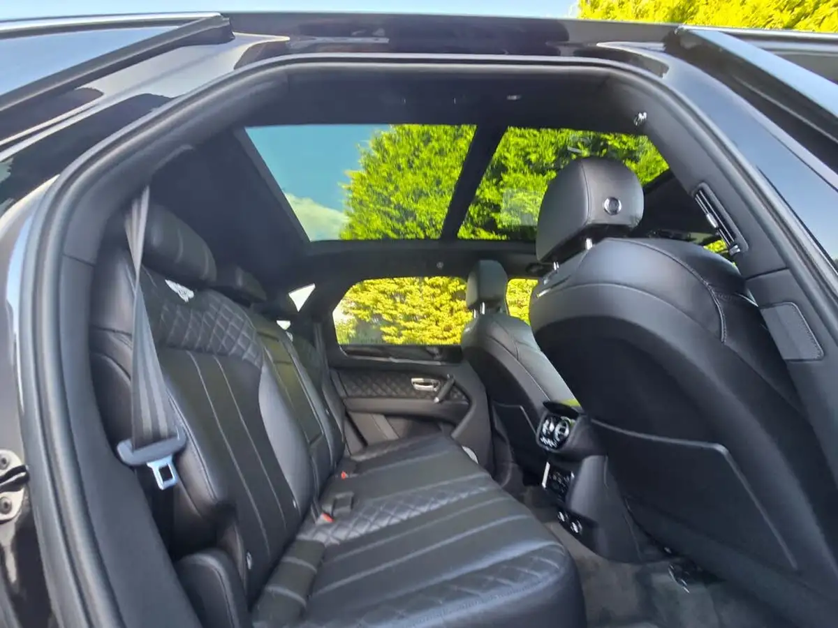 2019-bentley-bentayga-40-v8-big-9