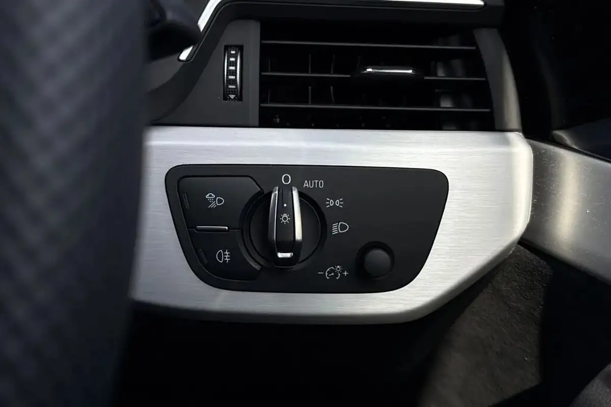 2024-audi-a4-20-35-tfsi-s-line-big-39